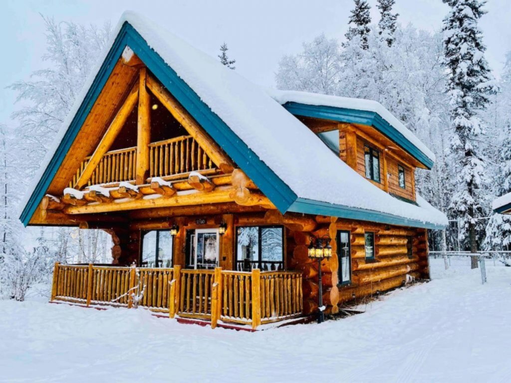 Cozy Alaskan Log Cabin